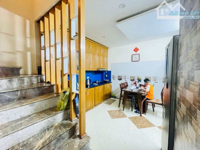 Nhà riêng ở Đa Sỹ, Hà Đông, DT 30m2, 3PN, ngõ rộng, gần ô tô - 1