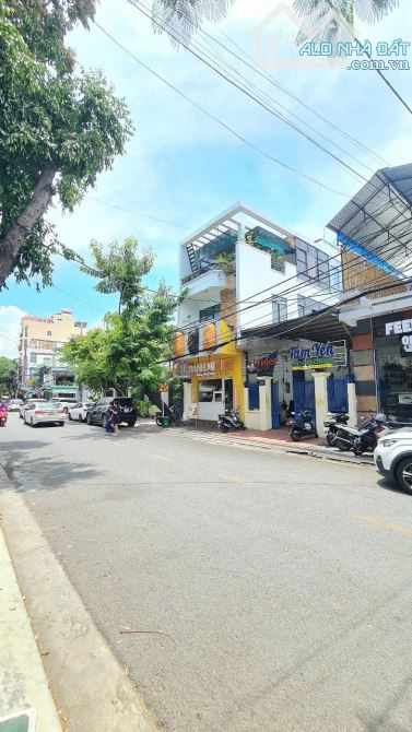 Bán nhà mặt tiền đường Bạch Đằng khu phố Hàn ngang 8m - 1