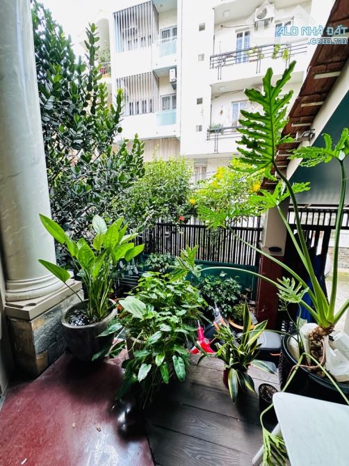 TLCChủ- Biệt Thự Ngang 8M Trung Tâm Bình Thạnh 4 tầng 120m2 6PN Sân Vườn, Hồ Cá Koi.Hẻm To - 1
