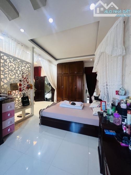 BÁN BIỆT THỰ KHU TÊN LỬA 250m2 4TẦNG GIÁP Q6 CHỈ 20.5 TỶ - 1