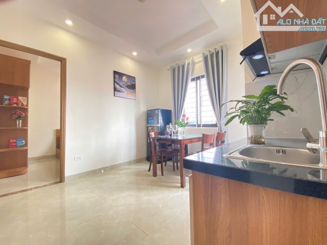 Cho Thuê CCMN Ngõ 165 Quan Nhân Thanh Xuân 35m2 1K1N Thang Máy Giặt Riêng Gần Chợ Ô Tô Gần - 1