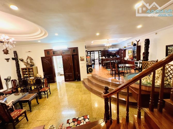 (HIẾM) Biệt Thự Dịch Vọng, Cầu Giấy, 271m2, 4 tầng, mt 17m, giá 72 tỷ - 1