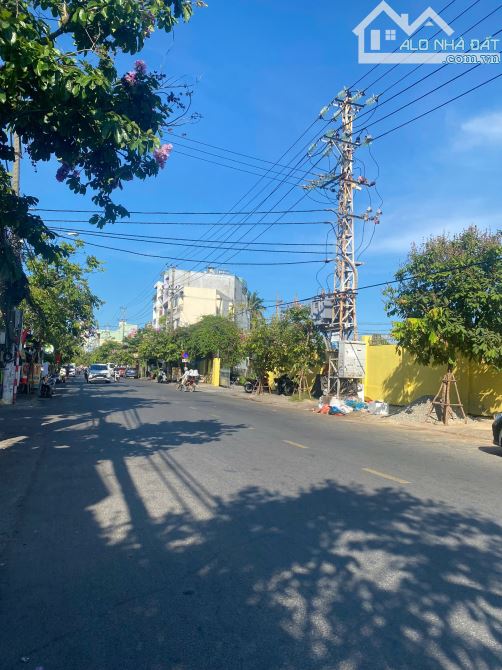 Chủ cần tiền bán gấp lô đất 124m2 Ngang 10m K Ô TÔ đậu trước nhà đường Trần Cao Vân - 1