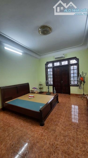 Mặt phố Hoàng Quốc Việt 70 tỷ, 83m2, xây 6 tầng, mặt tiền 4,2m. - 1