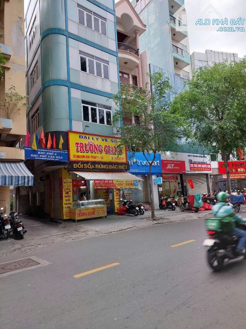 Cần bán gấp nhà Góc 2MT Trần Bình Trọng, 5 tầng 12 phòng, hạ 10 tỷ còn 36 tỷ thương lượng - 1