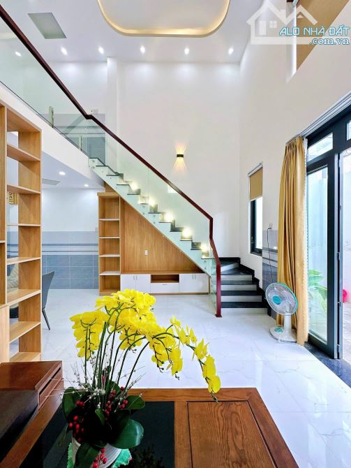 nhà trệt lững lộ ô tô trục chính hẻm 583 đường 30/4 - 14