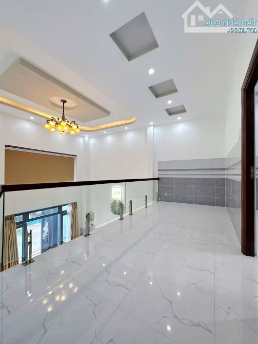 nhà trệt lững lộ ô tô trục chính hẻm 583 đường 30/4 - 15