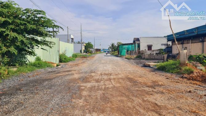 Bán đất 12.4 x 55m (682m2) ấp Bình Lợi, xã Hòa Khánh Đông, Đức Hòa, Long An giá 3.6 tỷ - 5