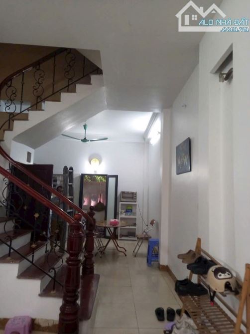 BÁN NHÀ LÔ GÓC, DÂN XÂY THẠCH BÀN LONG BIÊN 5 TỶ 38m 5 Tầng Ô Tô gần  trường cấp 3 - 2