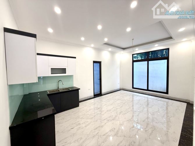 🏡 BÁN NHÀ HOA LÂM – 83m² x 5 TẦNG – THANG MÁY – Ô TÔ TRÁNH – DÒNG TIỀN ỔN ĐỊNH - 2