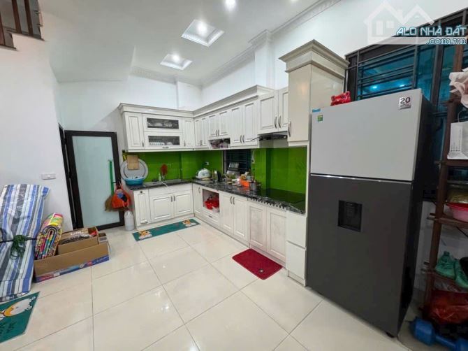 SIÊU RẺ BÁN NHÀ HỒNG TIẾN -BỒ ĐỂ - 41M- 6TỶ75- NGÕ Ô TÔ - GẦN PHỐ -VỊ TRÍ HIẾM - 2