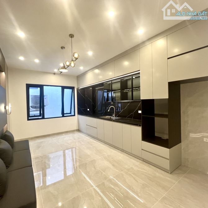 BÁN NHÀ MẶT PHỐ ĐÔNG CÁC, kinh doanh mọi loại hình. 63m2, mt 4m, 5 tầng thang máy. - 2