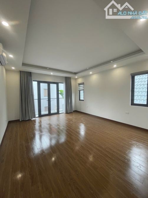 +N.HÀ ĐẸP NGỌC THỤY -50M2- 6 TẦNG TM- NHỈNH 12.8TỶ-MỚI  KOONG - GA RA Ô TÔ - PHÂN LÔ - 2