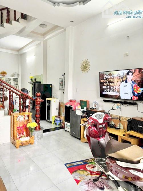 Bán nhà hẻm xe hơi sau siêu thị BigC Go Dĩ An Đông Hoà, trệt lầu ngang 4.7m - 2