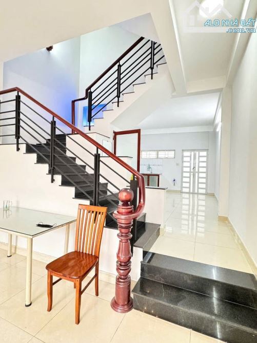 CHỦ ĐỊNH CƯ CẦN BÁN GẤP NHÀ 3 LẦU HẺM 3M GẦN CHỢ BÀ CHIỂU – BÌNH THẠNH - 84M2 (8.3*18) - 2