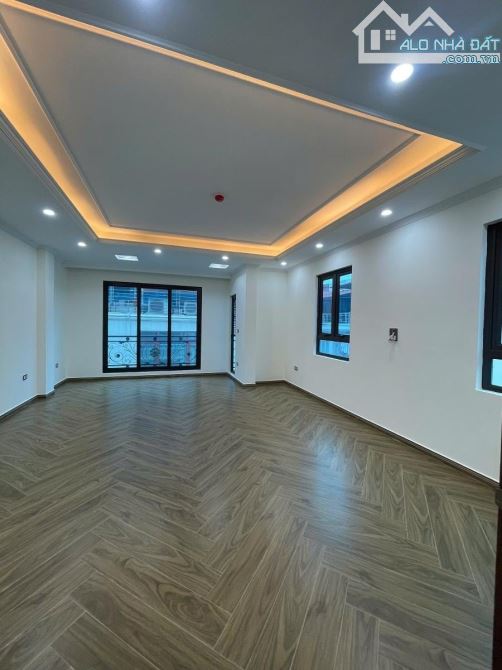Tòa nhà lô góc 9 tầng mặt phố Quận Ba Đình, 1 mặt ngõ ô tô tránh giá chỉ 30 tỷ hơn - 2