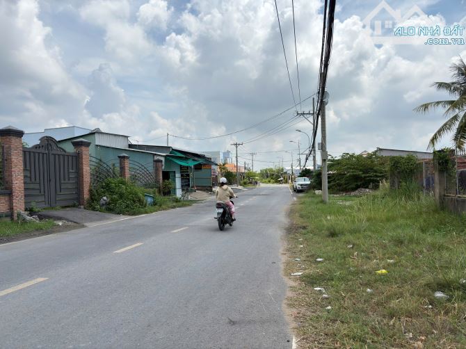 ĐẤT MT NGUYỄN VĂN TẠO 962M2 NGANG 20M GIÁ TỐT - 2