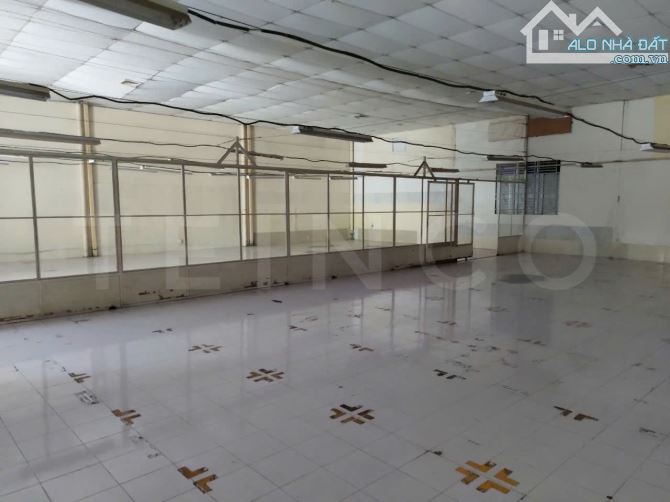 Kho xưởng bãi 685m² kho xây dựng 370m² gần sân vận động Quân Khu 9 - 2