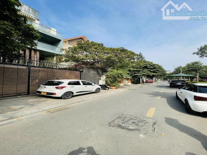 Hàng kịch độc! Biệt thự nhà vườn khu lão thành cách mạng, oto đỗ cửa, vỉa hè rộng, 300m*6T - 2