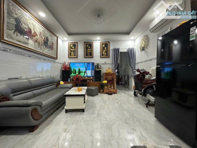 Nhà 2 Tầng - Hoàng Quốc Việt, Q7. 40m2 - 3PN - Chỉ 4 tỷ hơn - 3
