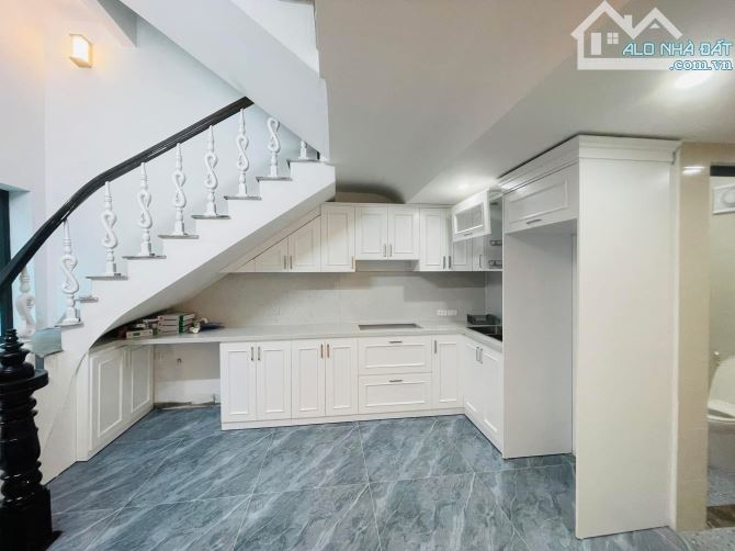 CỰC HIẾM PHỐ AN DƯƠNG VƯƠNG - Ô TÔ VÀO NHÀ - DIỆN TÍCH RỘNG - GIÁ BÁN KHÔNG CÓ CĂN THỨ 2 - 3