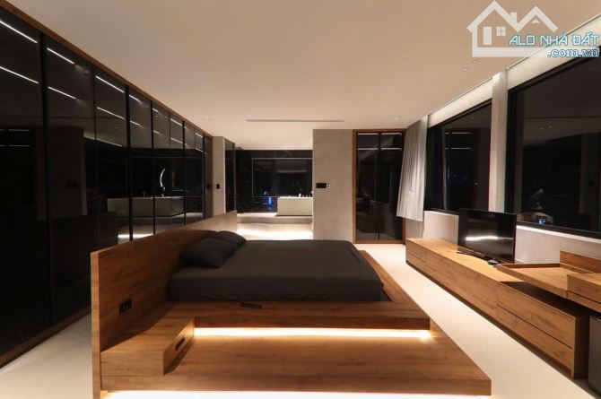 Bán biệt thự nội thất 9 tỉ mặt tiền đường Bàu Cát - gần Trường Chinh. DT: 7x17m - 3