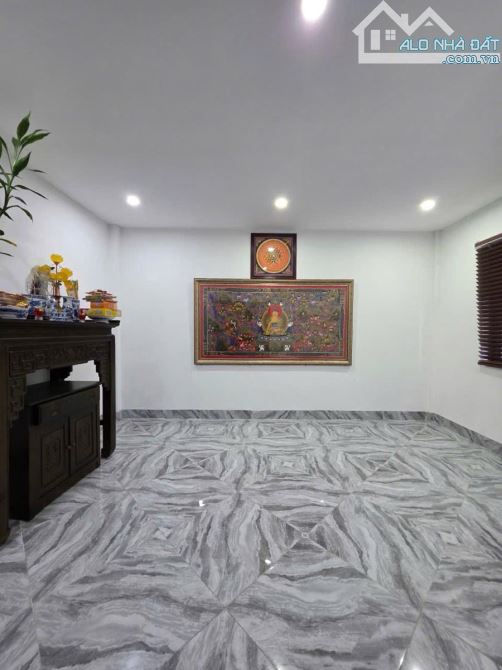 Đội Cấn - Gần phố - Mặt tiền rộng - Trung tâm Ba Đình - 9.5 tỷ - 3