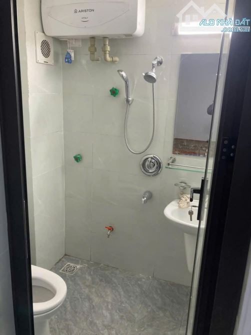 Cho Thuê MBKD Nhà 2 tầng mặt phố Đức giang, 70m, 2PN, 8 triệu, Ô TÔ, Kinh Doanh, full NT - 3