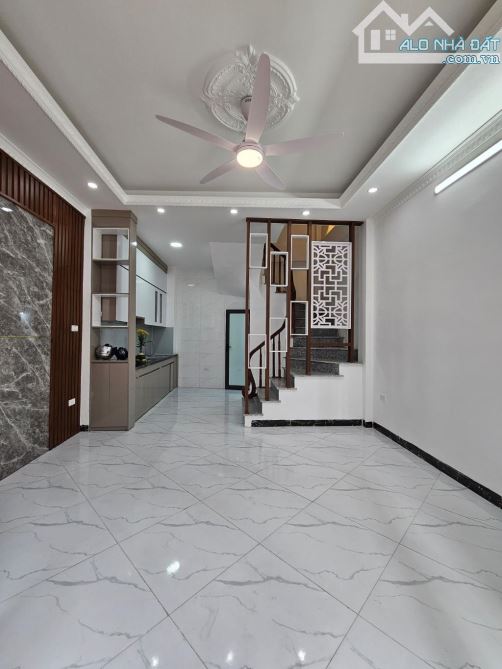 LÔ GÓC SIÊU PHẨM - OTO ĐỖ CỬA - NGÕ THÔNG ĐẸP NHƯ MƠ KHÁCH XEM LÀ MÊ - MUA LÀ Ở NGAY - 3