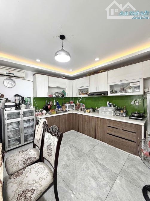 GÓC 2 MẶT TIỀN Ô TÔ TRÁNH, HOÀNG HOA THÁM, P.6, BÌNH THẠNH - 50M2  5 TẦNG BTCT - 13 TỶ TL - 3