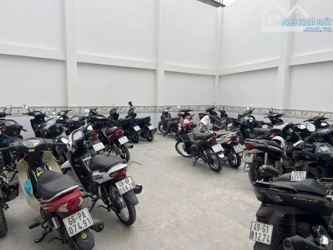 Căn Hộ Dịch Vụ 5 Tầng hẻm 6m gần Đại Học Văn Lang, 7x30m (NH: 17m), HĐT 145 triệu, 29 Tỷ - 3