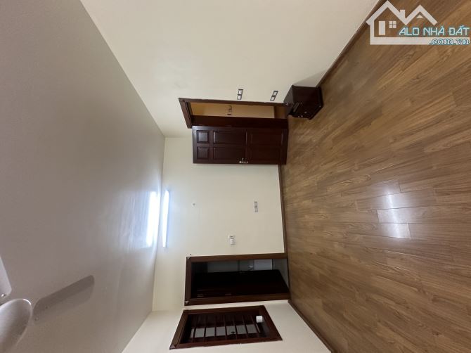 (HIẾM) Biệt Thự Cầu Giấy, 133m2, 4 tầng, mt 7.12m, giá 42.5 tỷ - 3