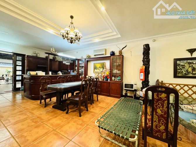 (HIẾM) Biệt Thự Dịch Vọng, Cầu Giấy, 271m2, 4 tầng, mt 17m, giá 72 tỷ - 3