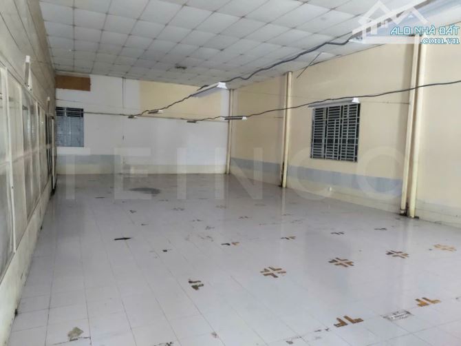 Kho xưởng bãi 685m² kho xây dựng 370m² gần sân vận động Quân Khu 9 - 3