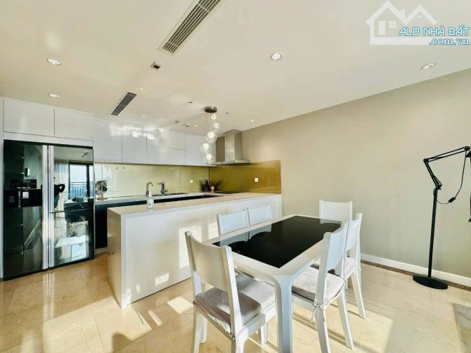 CĂN HỘ ĐẲNG CẤP 5 SAO -  VIEW HỒ TÂY  - VỊ TRÍ MẶT PHỐ - GIAO THÔNG THUẬN LỢI - 5 TẦNG HẦM - 4