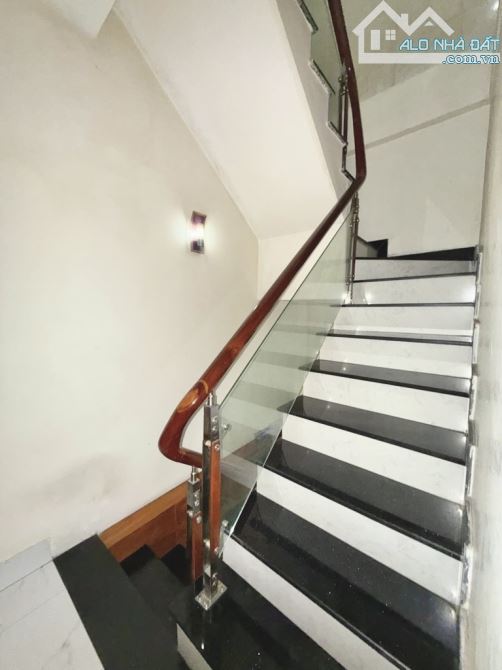 Bán nhà Hồng Lạc, Tân Bình – 3 tầng đẹp, nội thất gỗ, giá tốt chỉ 6.5 tỷ - 4