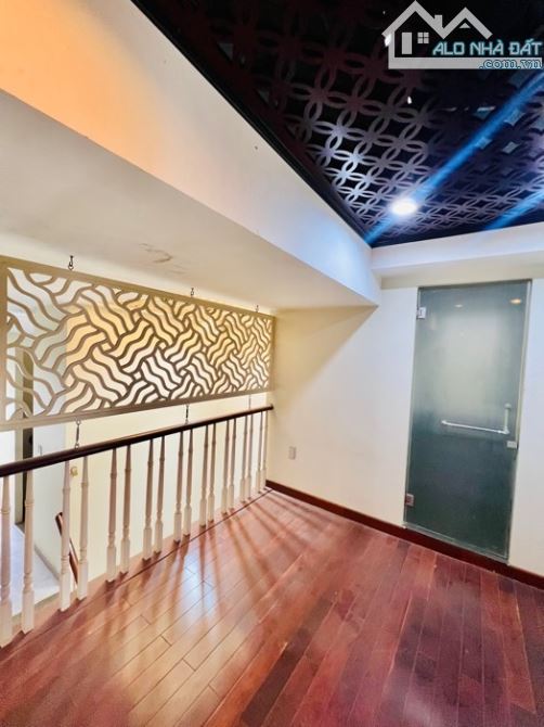 TLCChủ Nhà Ngang 5m x 18m + 5m Vỉa Hè VuôngA4, BTCT 4 tầng,Đường 20m,50M đến Mặt Tiền.HIẾM - 4