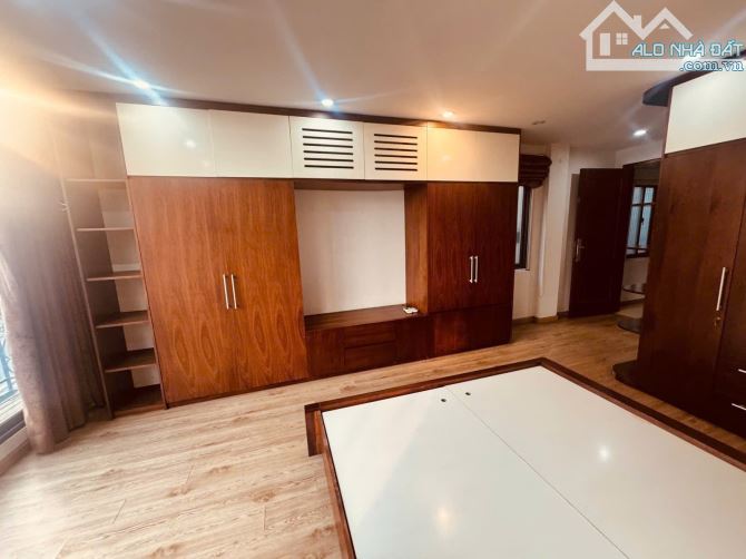 BÁN MẶT PHỐ NGHI TÀM TÂY HỒ LÔ GÓC KINH DOANH ĐỈNH 7 TẦNG THANG MÁY CHỈ 18.9TỶ