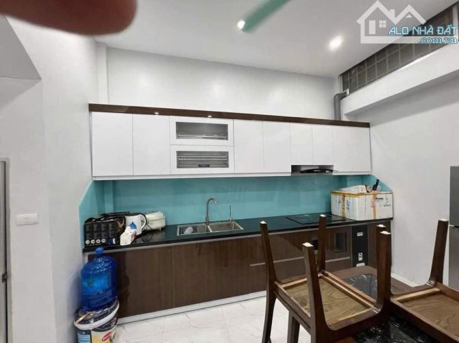 MẶT NGÕ HÀO NAM - OTO QUA - GẦN GA CÁT LINH – 45m2 x 5 tầng – Chỉ 13,5 tỷ - 4