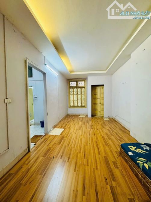MẶT NGÕ NGUYÊN HỒNG - PHÂN LÔ Ô TÔ - VỈA HÈ – 36m2 x 4 tầng – Chỉ 16,5 tỷ - 4