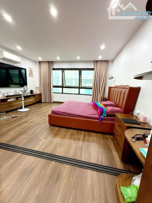 SIÊU PHẨM TÒA NHÀ 7 TẦNG - THANG MÁY - PHÂN LÔ -  GARA Ô TÔ - VỊ TRÍ VÀNG ĐƯỜNG CẦU GIẤY - 4