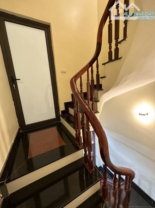BÁN NHÀ MỚI NGUYỄN KHOÁI - LÔ GÓC CỰC ĐẸP - FULL NỘI THẤT - 5 Tầng, giá chỉ 6,8 tỷ. - 4