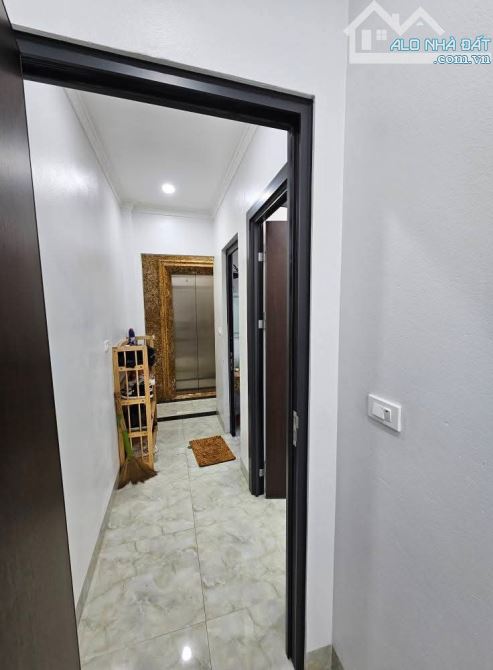 Nhà Đình Thôn Mỹ Đình.  46m² 8 tầng MT  4,5m. KINH DOANH.  Gần phố.  NGÕ THÔNG RỘNG - 4