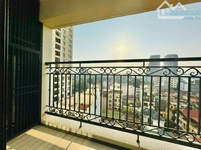 CĂN HỘ ĐẲNG CẤP 5 SAO -  VIEW HỒ TÂY  - VỊ TRÍ MẶT PHỐ - GIAO THÔNG THUẬN LỢI - 5 TẦNG HẦM - 5