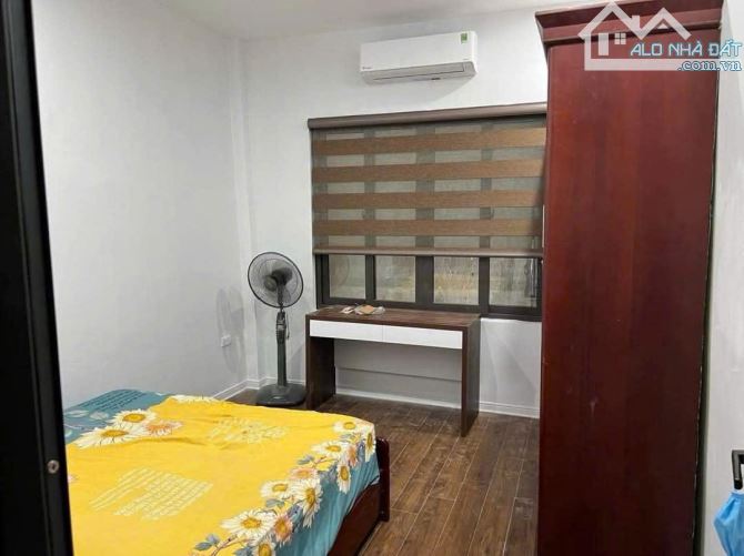 MẶT NGÕ HÀO NAM - OTO QUA - GẦN GA CÁT LINH – 45m2 x 5 tầng – Chỉ 13,5 tỷ - 5