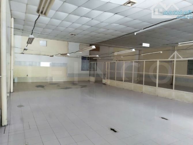 Kho xưởng bãi 685m² kho xây dựng 370m² gần sân vận động Quân Khu 9 - 5