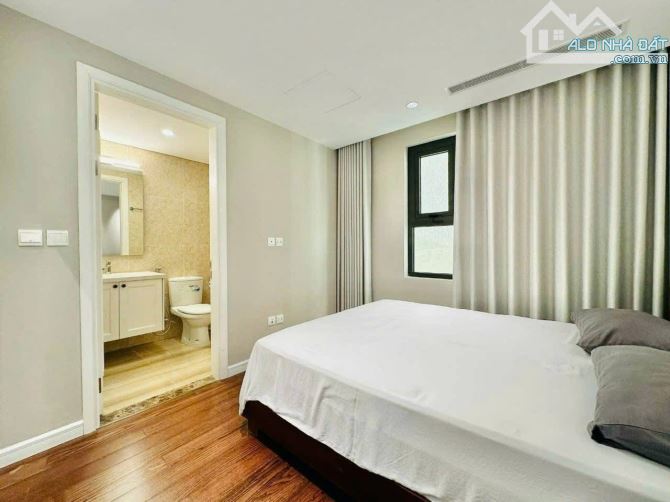 CĂN HỘ ĐẲNG CẤP 5 SAO -  VIEW HỒ TÂY  - VỊ TRÍ MẶT PHỐ - GIAO THÔNG THUẬN LỢI - 5 TẦNG HẦM - 6