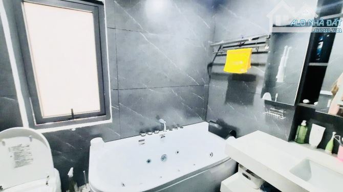 Bán Nhà Lô Góc- 6 Tầng- Thang Máy- 105m2, MT 20m- Đặng Xuân Bảng- Bắc Linh Đàm- 52.5 Tỷ - 6