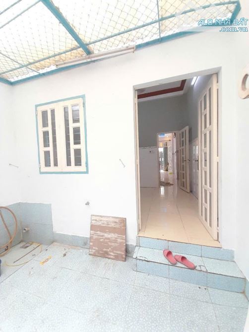 NHÀ BẾN VÂN ĐỒN Q4- 3 LẦU ĐÚC- 36m2 - HẺM 3m- GIÁ 4 TỶ NHỈNH