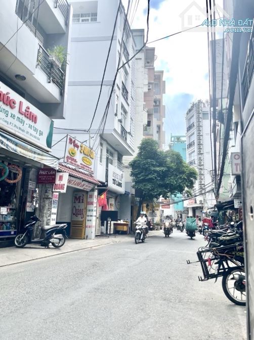 NHÀ NGAY KHU PHAN XÍCH LONG P2 PHÚ NHUẬN - PHÙNG VĂN CUNG - VÀI BƯỚC CHÂN RA MẶT PHỐ - CHÍ